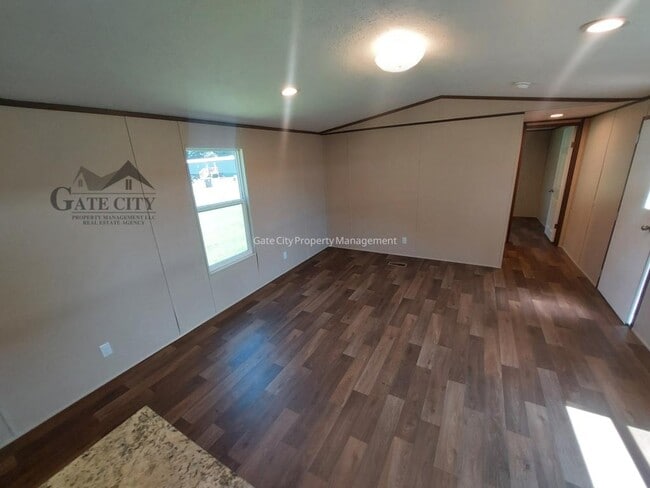 Photo - 967 Gray Rd