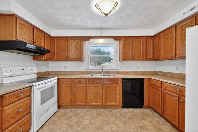 Photo - 6644 Ravenwood Ave NW