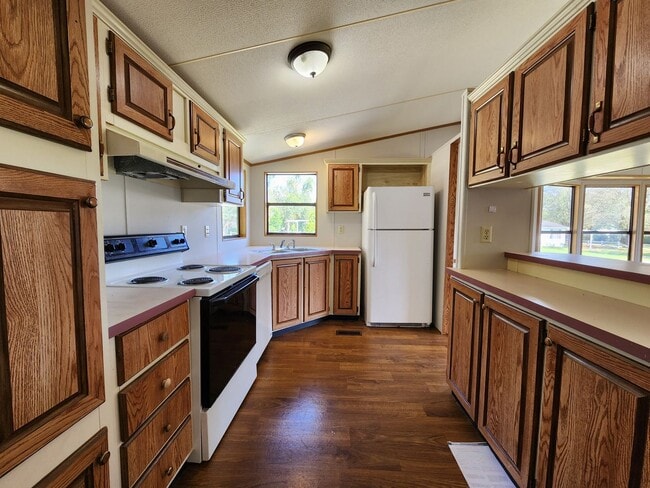 Photo - 2 Bedroom 2 Bathroom W/ Storage in family friendly neighborhood!