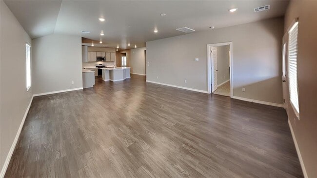 2740 Dennis Dr