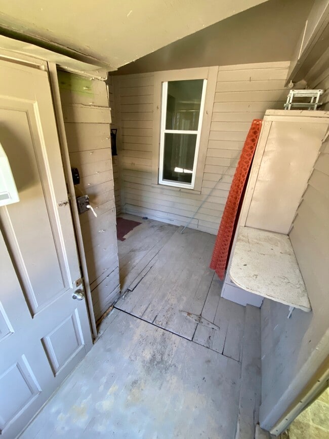 Photo - 902 8th St S