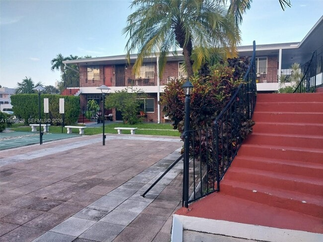 Building Photo - 1050 Atlantic Shores Blvd Unit 106