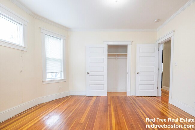 79 Saxton St Unit 3