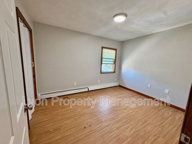 Building Photo - 26 McGlynn St Rental