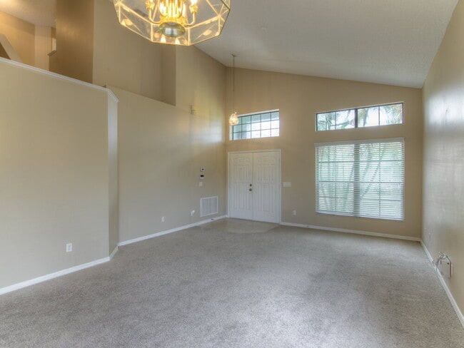 Photo - 671 Hardwood Cir