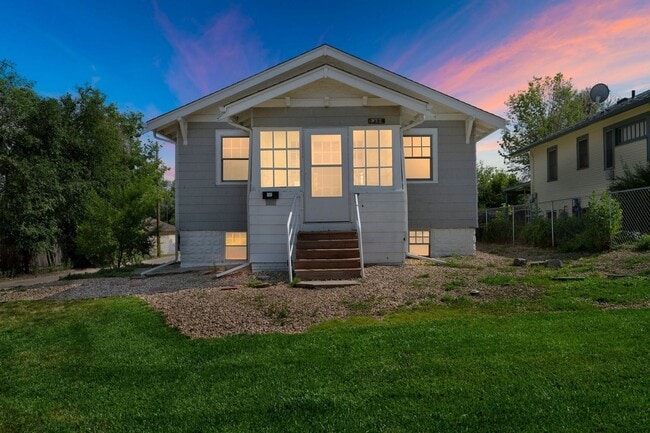 Building Photo - 922 21st St Rental