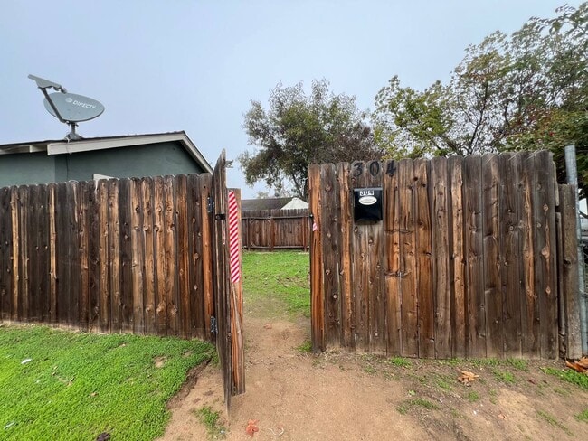 Photo - 304 N Sierra Vista Ave
