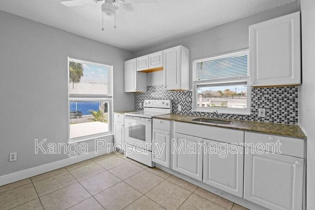 Building Photo - 3721 Henry Ave Unit #A (Upper)