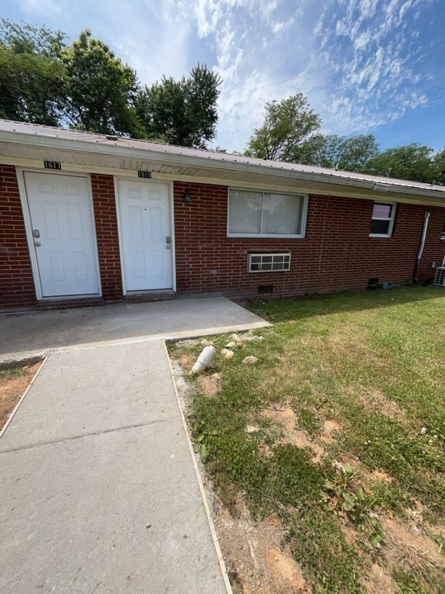 Photo - 1619 Jefferson St