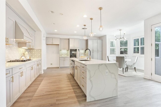 Photo - HOLIDAY SPECIAL: $500 OFF THE FIRST MONTHS...