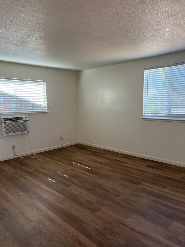 Photo - UPDATED 2 BEDROOM APARTMENT!!