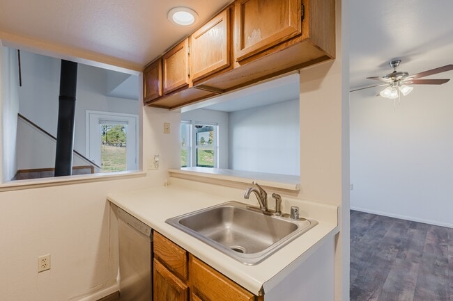 Photo - 21 W Golf Pl