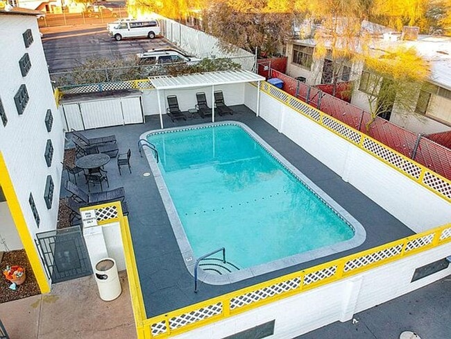 Photo - Midtown on 2nd