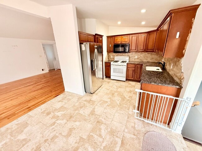 Photo - 30 Kayron Dr