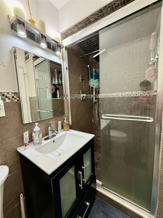 Photo - 61-20 Grand Central Pkwy Unit B 1103