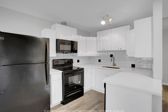 Building Photo - Charming One Bed Unit B