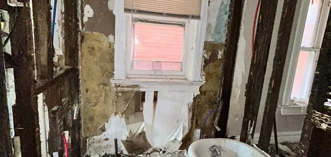 Photo - 4418 Athlone Ave