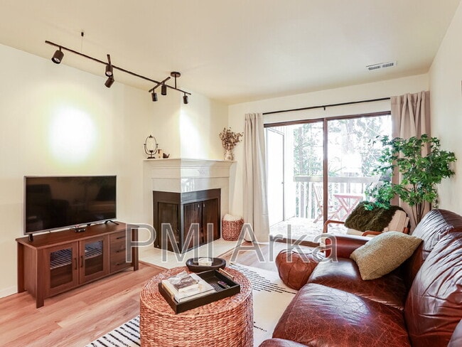 Photo - 10819 NE 37th Pl Unit Apt 223