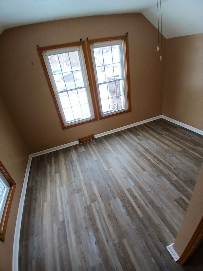 Photo - 214 Goodrich St