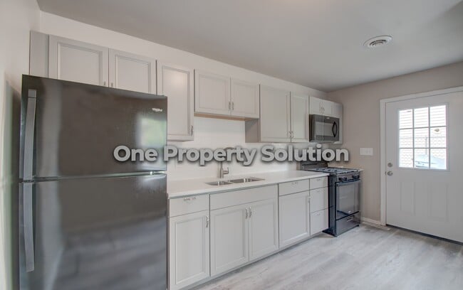 Photo - 1062 Hovey St