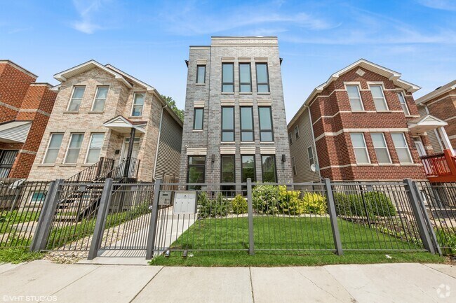 Building Photo - 2332 W Jackson Blvd Unit 2 Rental