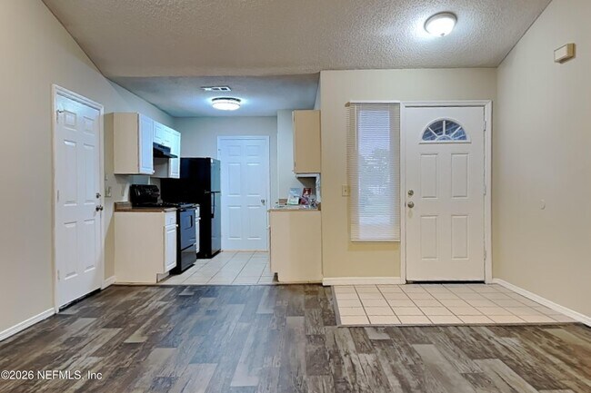 Photo - 11332 Island Shore Dr W