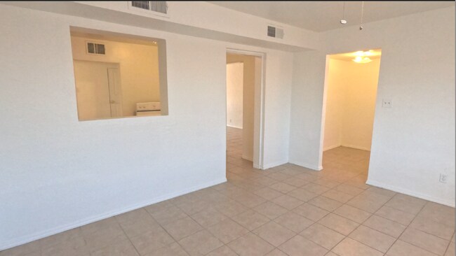 Photo - 2612 E Alta Vista Rd