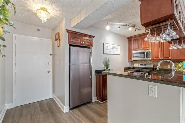 620 Peachtree St NE Unit 911