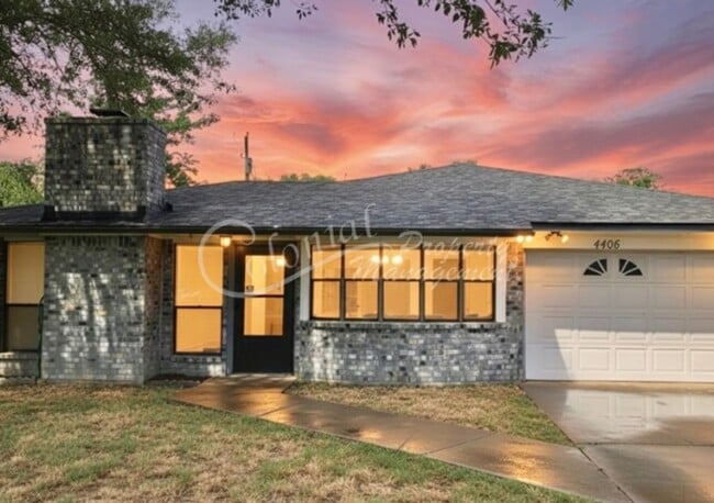 Building Photo - AVAILABLE MID JANUARY!