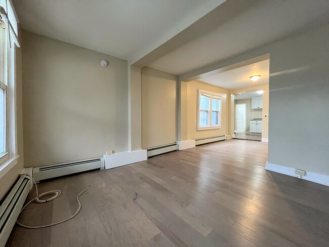 Photo - 46 Hawley St Unit 1- Lower