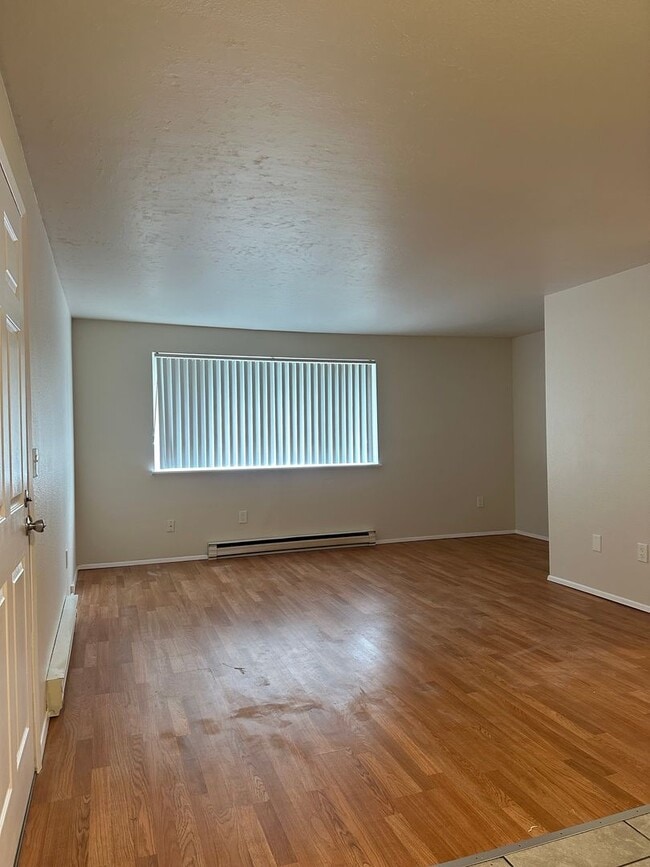 Photo - 313 W Woodworth St Unidad 01