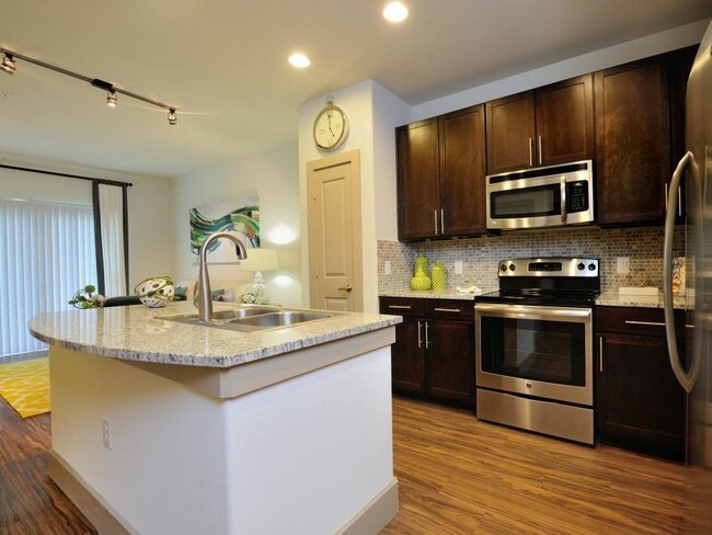 Photo - 5270 Town and Country Blvd Unidad 22116 Rental