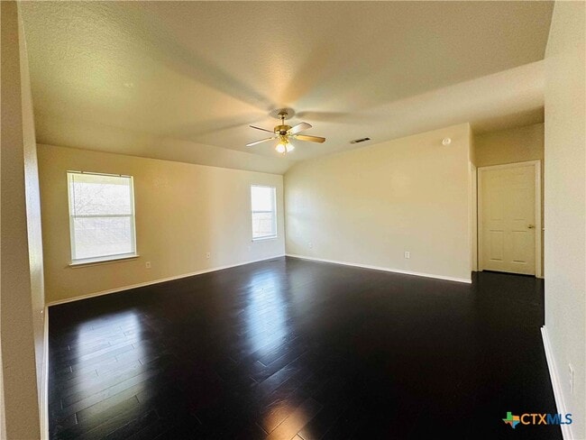 Photo - 1601 Schottische Ln