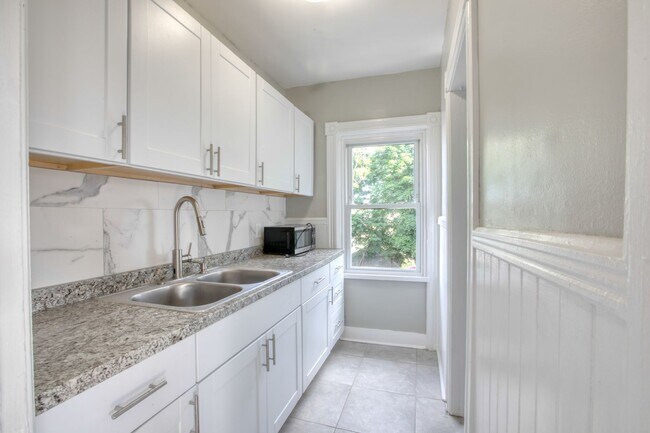 Photo - 325 Chestnut St Unit 3rd Floor