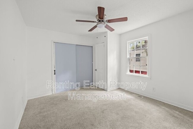 Photo - 5025 43rd Pl N