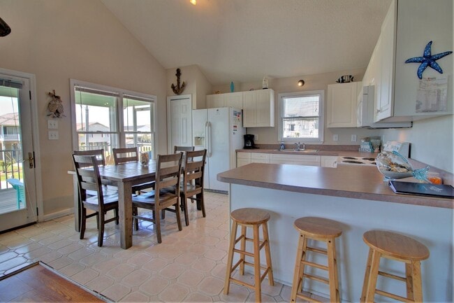 Photo - Surf City - 3BR 2BA Pet Friendly Cottage O...