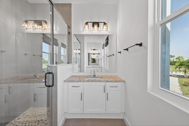 Photo - 182 NW 6th Ave