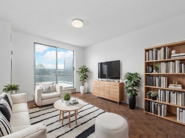 Interior Photo - 7110 Darcel Ave