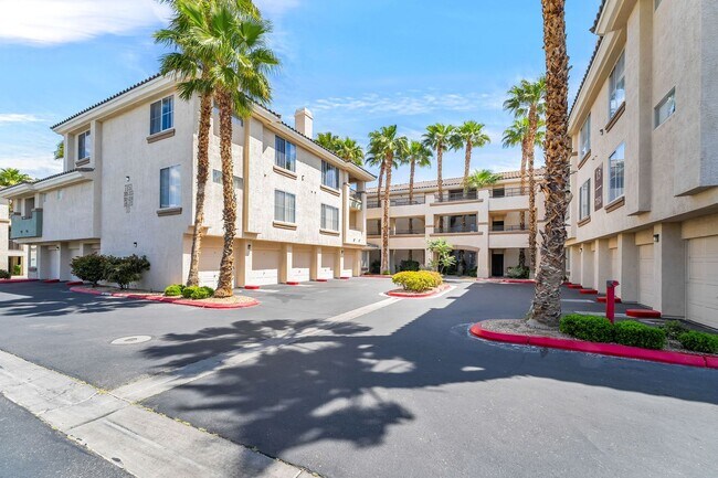 Photo - Modern Ground-Level Condo With A One Car Garage in Prime Southwest Location with Resort-Style Ame...