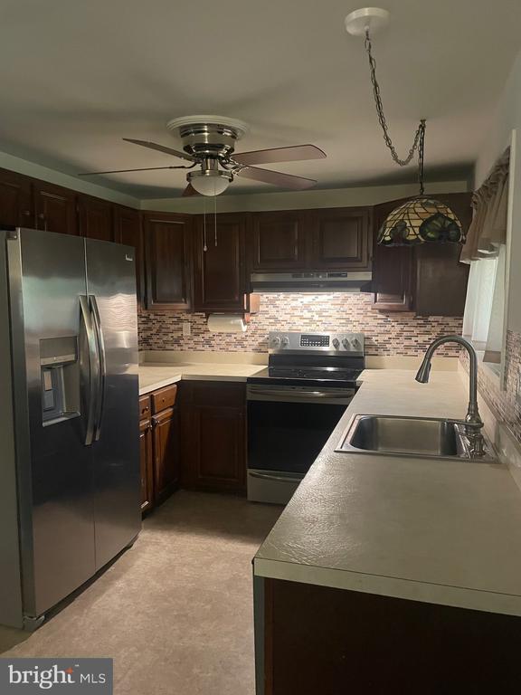 Photo - 54 War Trophy Ln