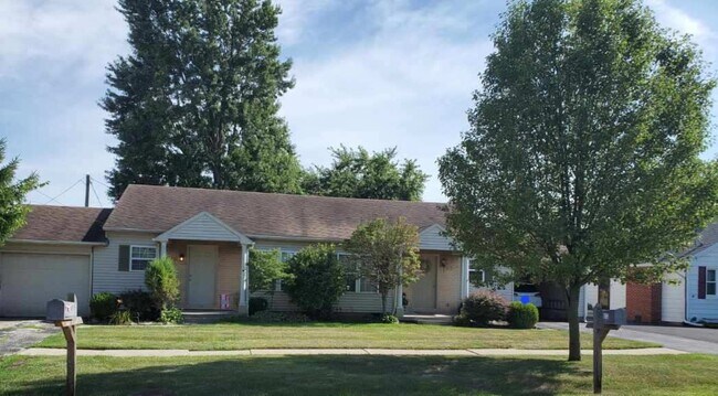 Photo - 613 W Hobart Ave Unit 613