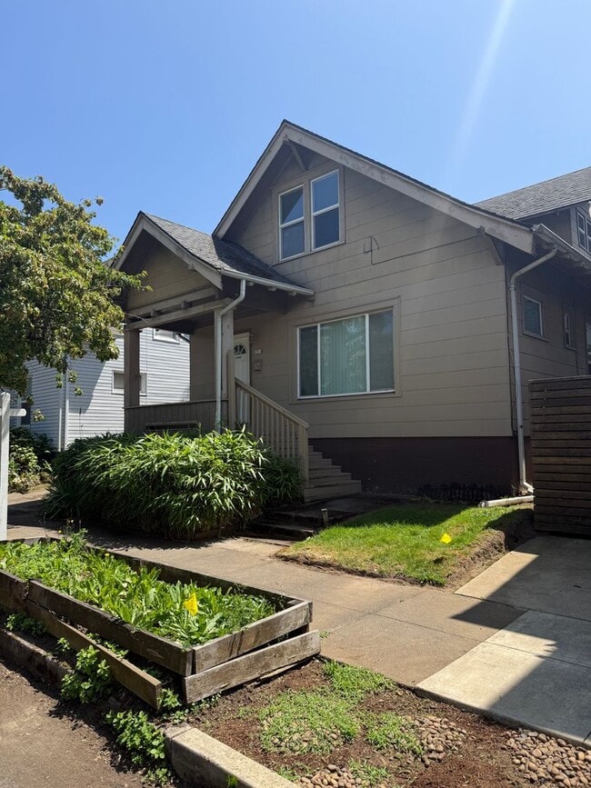 Charming 3-Bedroom Home in the Heart of Ov... - Charming 3-Bedroom Home in the Heart of Ov...