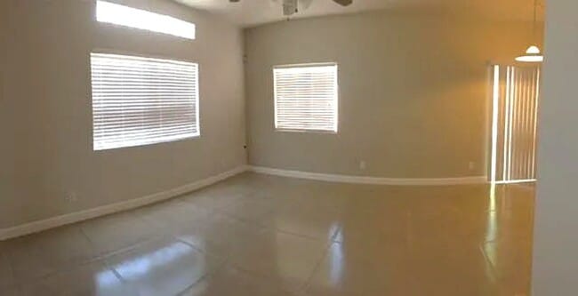 Photo - One Month Free Rent!! Unidad 2