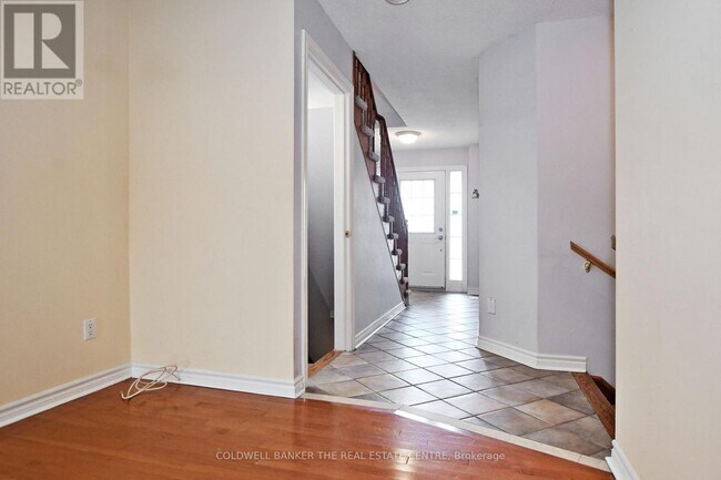 Photo - 340 Silken Laumann Dr