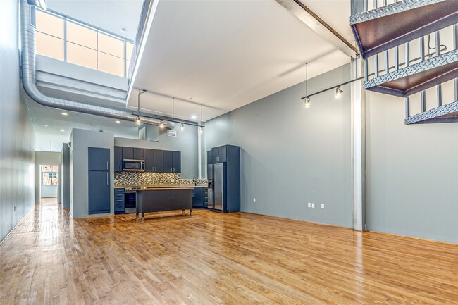 Building Photo - 1312 Live Oak St Unit 223