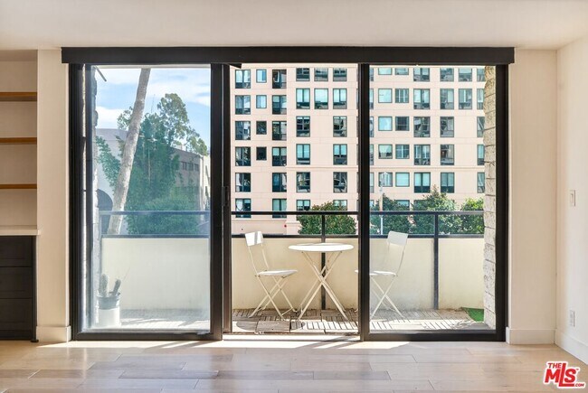 Photo - 10535 Wilshire Blvd Unidad 411