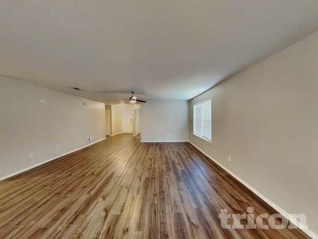 Photo - 208 Silver Spur Dr