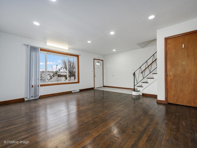 Photo - 68 N Albert St