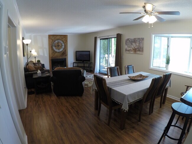 Photo - 17 Racquet Club Rd Unit 17