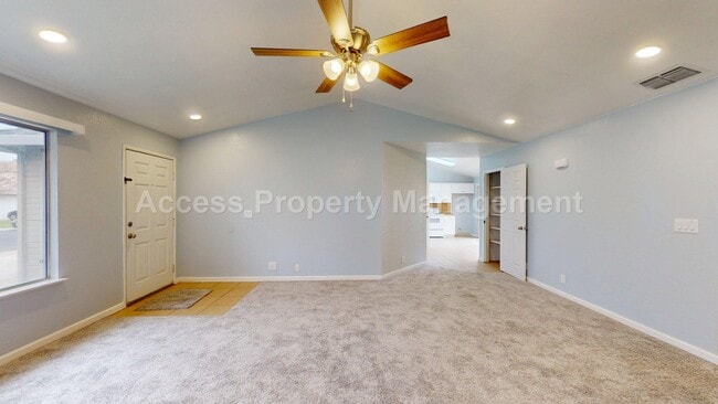 Photo - 3728 Terneuzen Ave